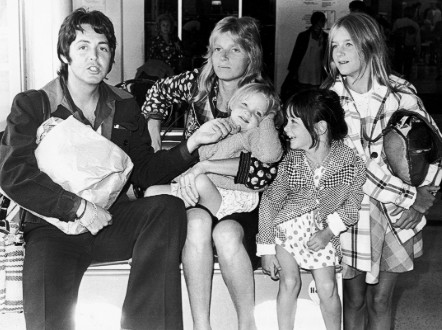 141124123153-the-mccartney-family-entertain-feature.jpg