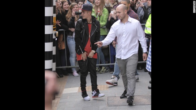 131107120634-bieber2013-april-horizontal-gallery.jpg