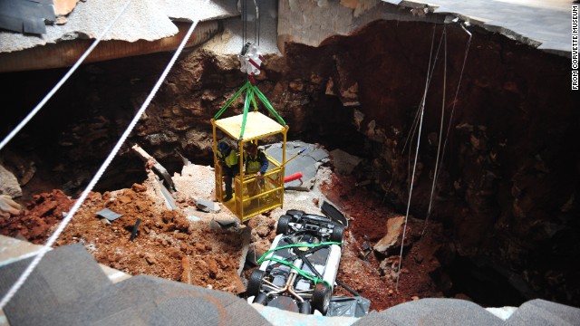 140422121500-02-corvette-sinkhole-story-top.jpg