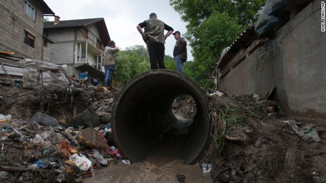 140516213715-13-balkans-flooding-horizontal-gallery.jpg