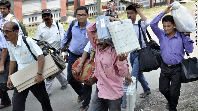 140406120804-india-elections-voting-machines-story-top.jpg