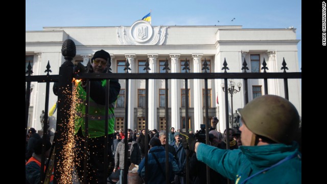 140226111639-03-ukraine-0226-horizontal-gallery.jpg
