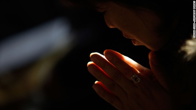 130118150311-praying-hands-story-top.jpg