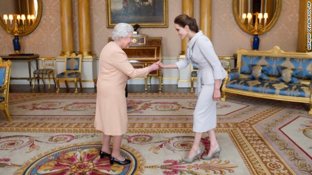 141010094038-01-angelina-queen-1010-horizontal-gallery.jpg