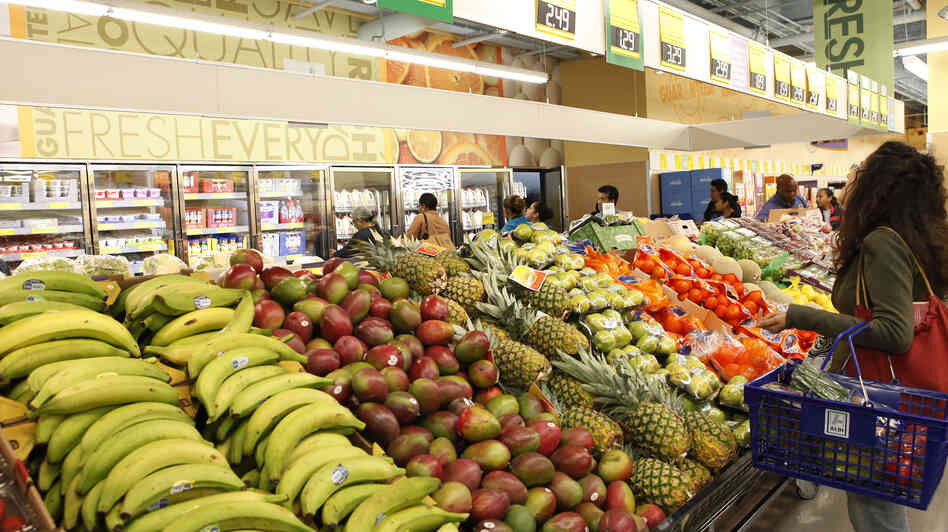 produce_aisle_wide-41028e1ac0a4e8a94dc406ccac0222de188f6ea9-s6-c30.jpg
