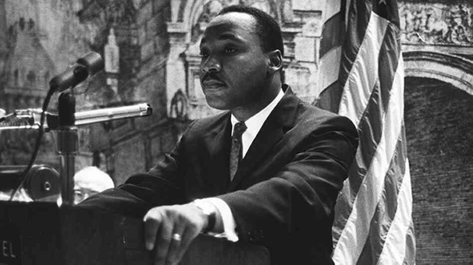 mlk-podium_wide-e3c9ec2d907d2904c6889657dff88306dcbb70d4-s6-c30.jpg