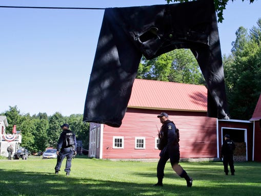 635709226941864036-AP-APTOPIX-Escaped-Prisoners.1.jpg
