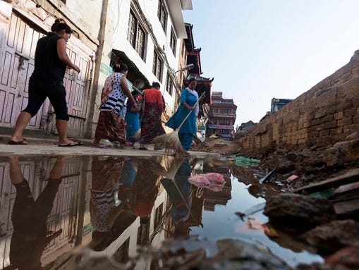635683928086109512-EPA-NEPAL-EARTHQUAKE-AFTERMATH.jpg